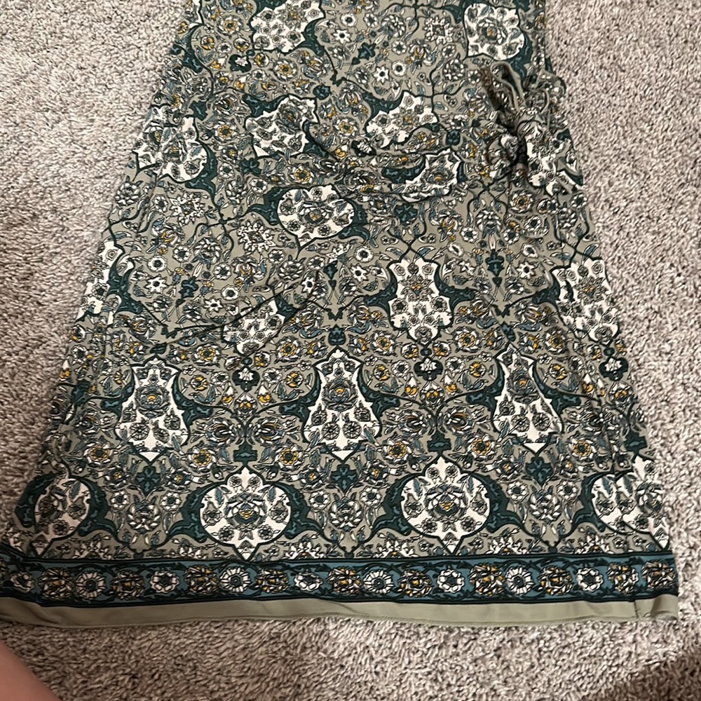 Max Studio Green Pattern Dress - Picture 3 of 6